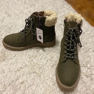Women’s Susan Sherpa Hiking Boots